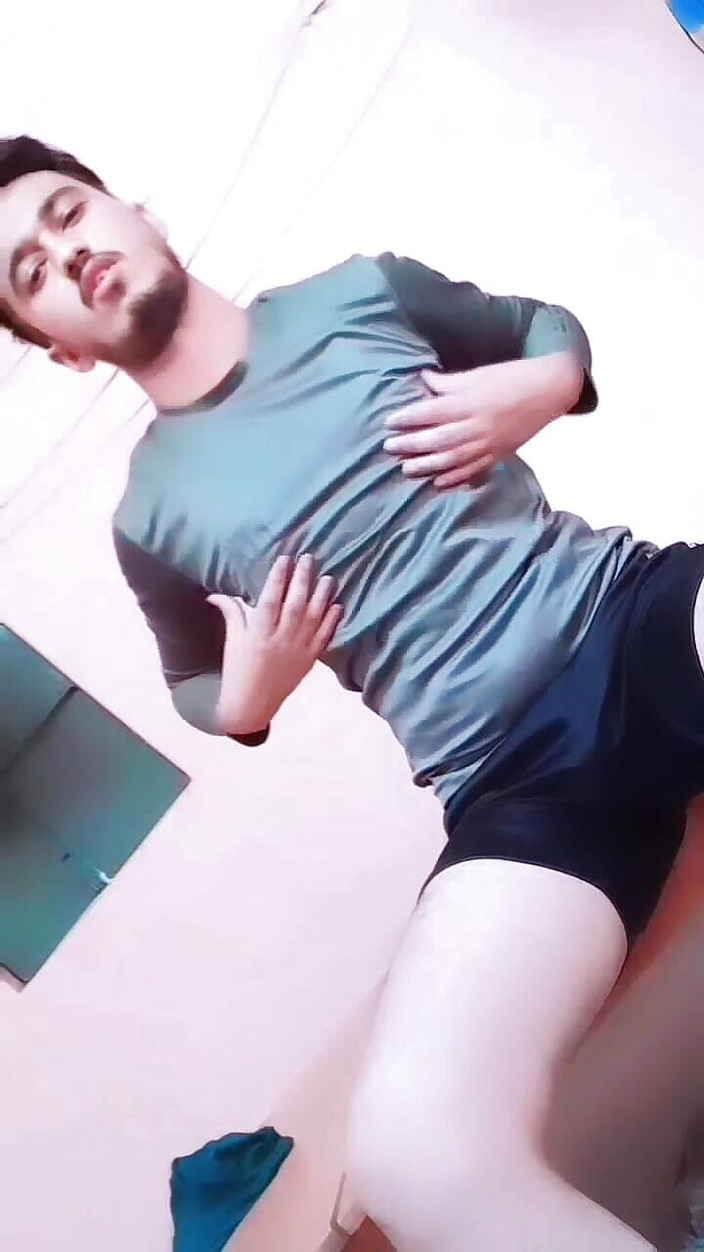 Kushagra Dwivedi: Gay romantik