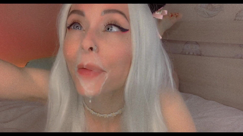 Dirty slut 666: Kitty adoră să înghită laptele tatălui ei