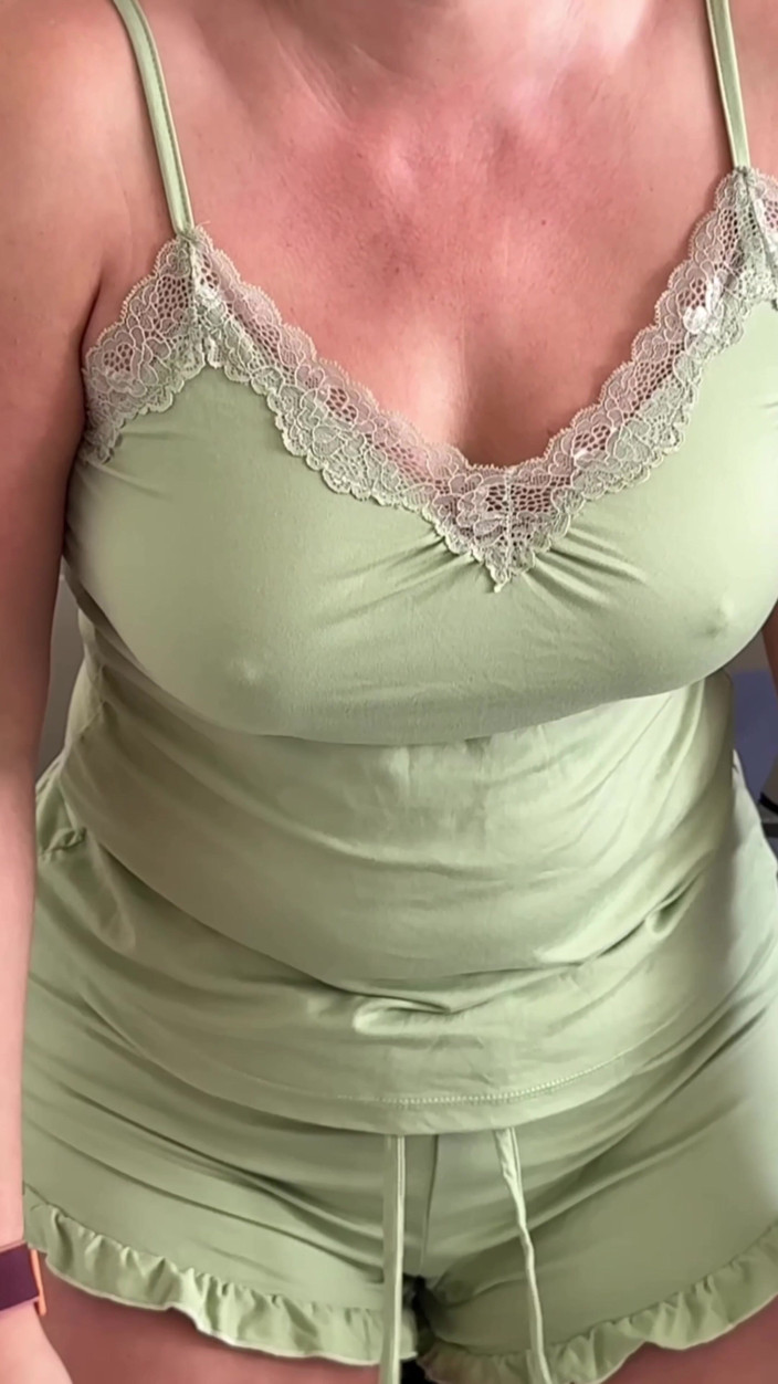 Emma Voyeur: The Kettle Challenge… I Couldn’t Hold It and Wet My...