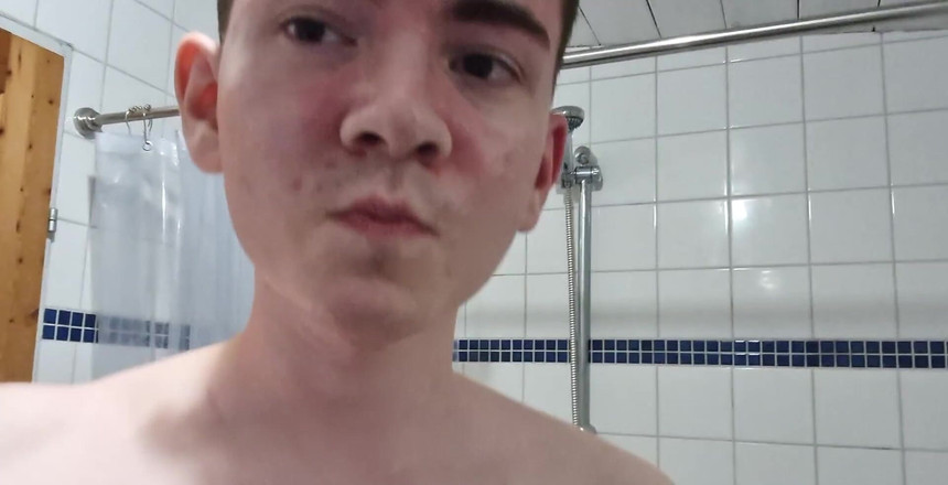 Prettyboi2000x: Kolejny film o mnie rucha się z tym Biiiig Dildo...