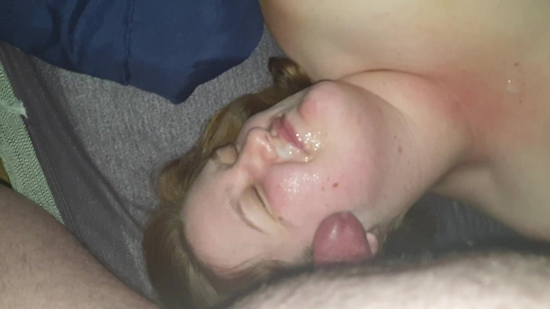 BBW Beth: BBW 베스 딜도 섹스와 얼굴 사정
