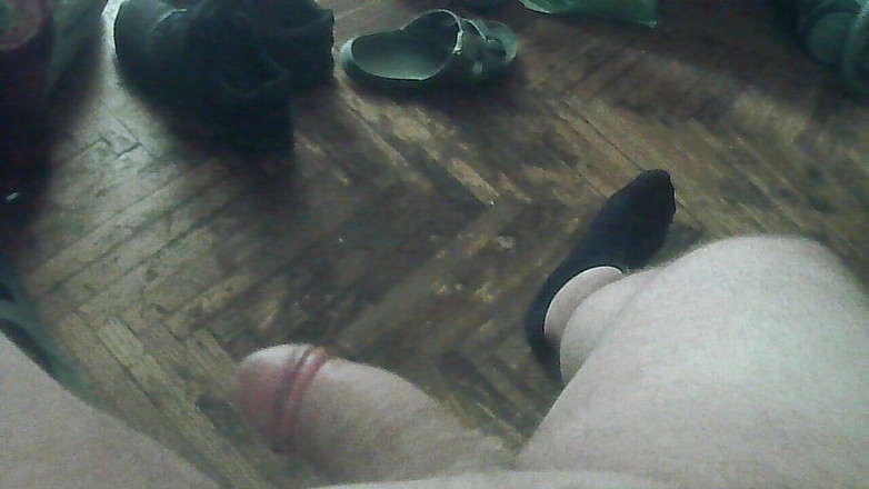 Jerking Perv: 地下室でオナニー 3/3