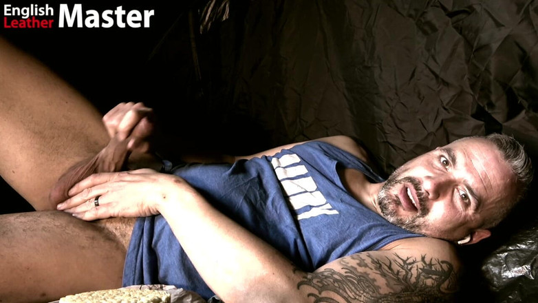 EnglishLeathermaster: キャンプ中に未割礼の継父と一緒にしっかりしたビスケットを食べた