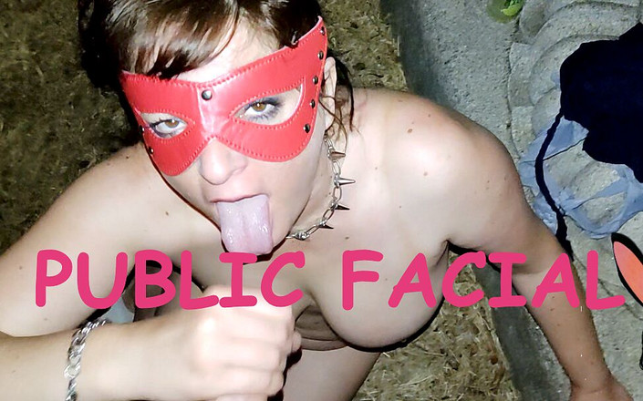 Toilet Mommy: Totalmente desnuda en un parque chupando polla