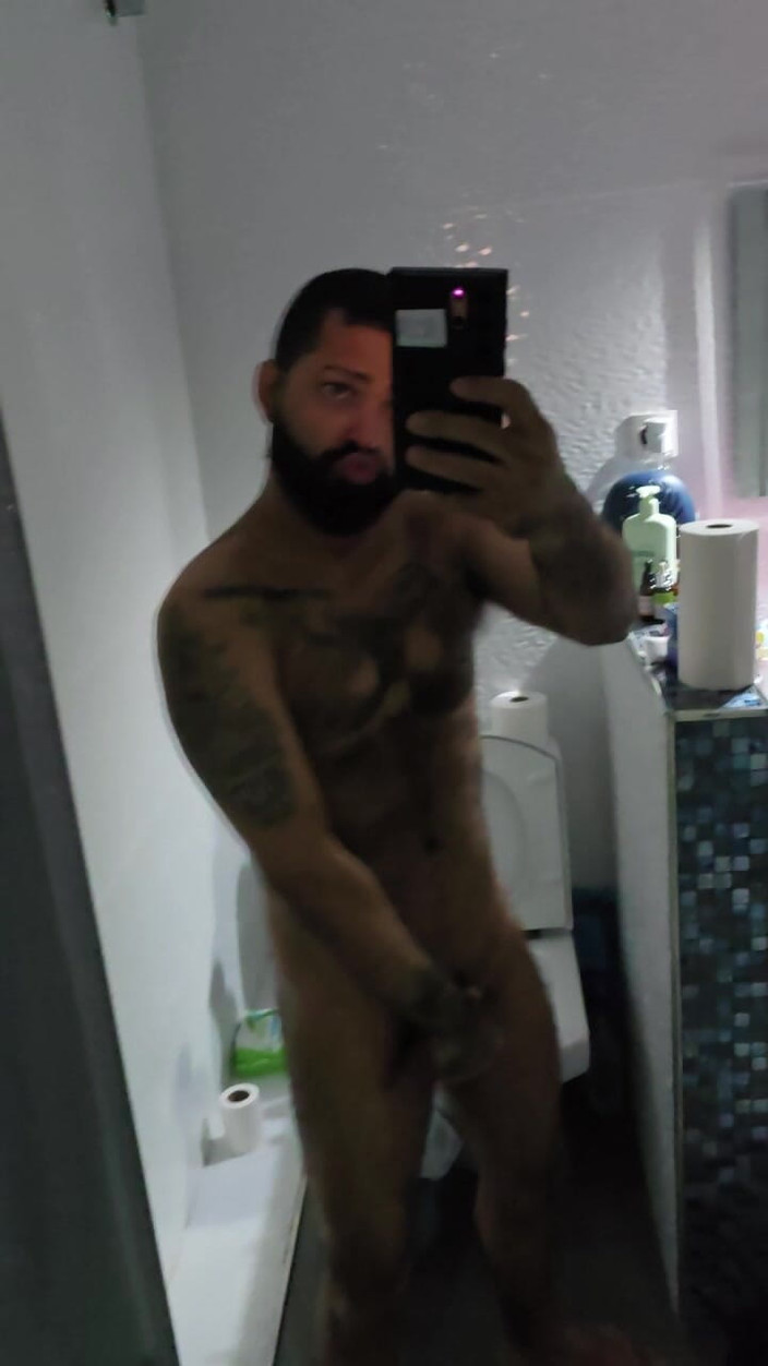 Rnly super guapo: Aku lagi asik muasin memekku sendirian!