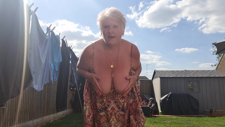 Uk Joolz: Garden flashing