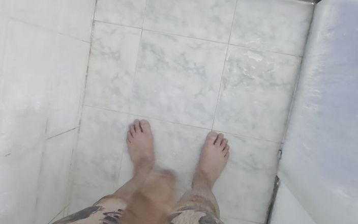 Lkdick8: Une douche très sexy