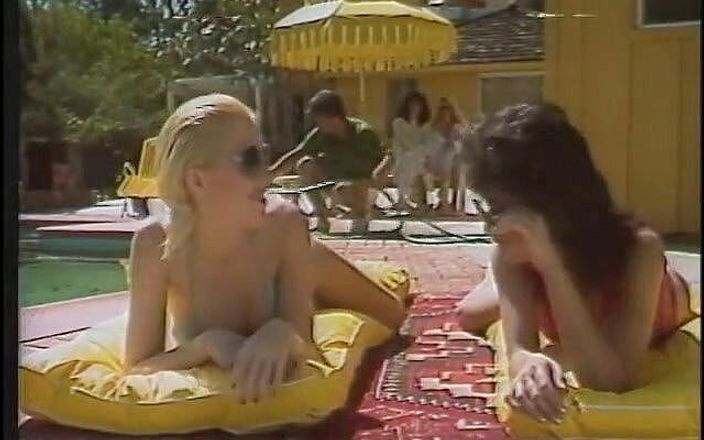 Old Good Porn: Hot babes enjoy as they give a huge pole a...