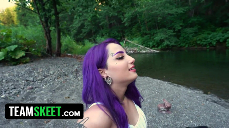 Team Skeet: Cute alt teen fucking her bf in the woods