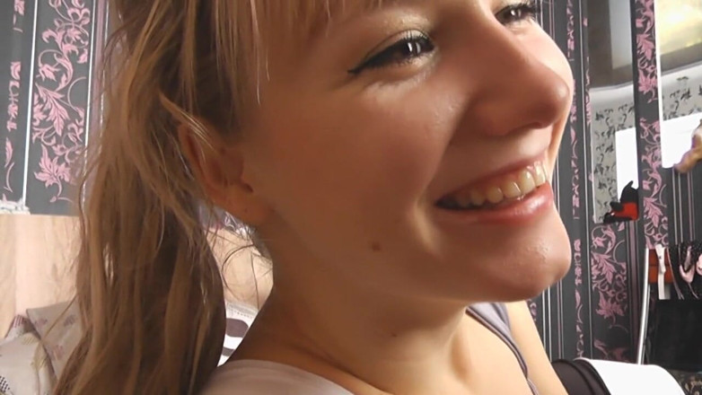 Angel The Dreamgirl: Analna przyjemność dla pończochy blond dziwki