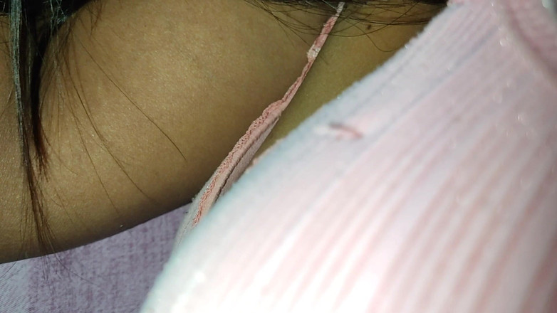 X69: 18letá nepálská dívka