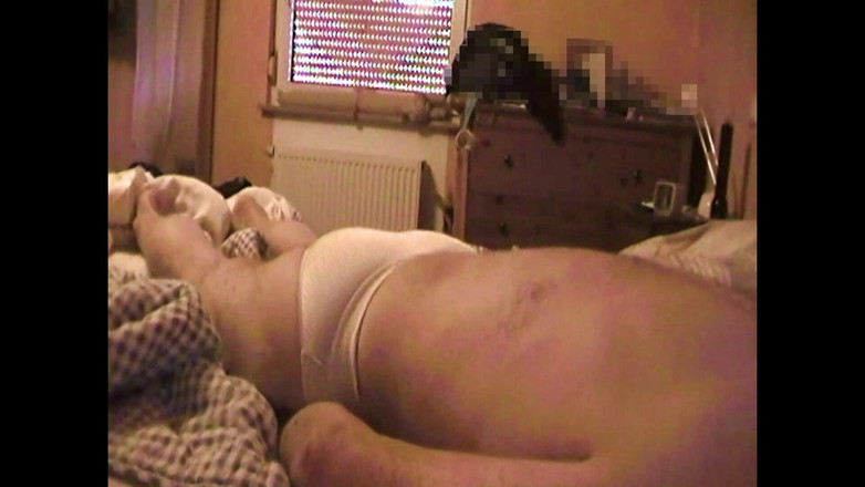 Mark Hannes: Hump Im Weißen Höschen Von Der Schwiegermutter