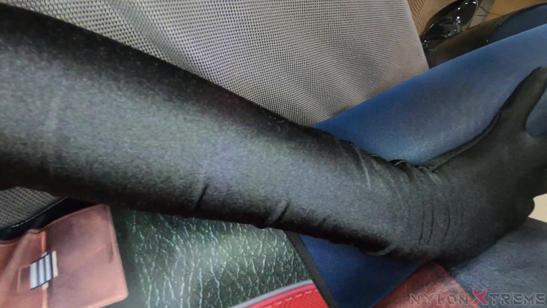 Nylon Xtreme: POV, Nora Fox, fétiche, masturbation, jambes