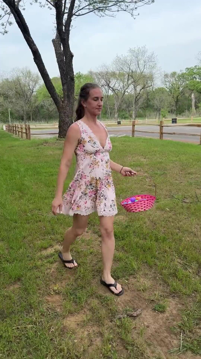 Jackrackemxxx: Innocent MILF Gets Fucked by BBC Easter Bunn