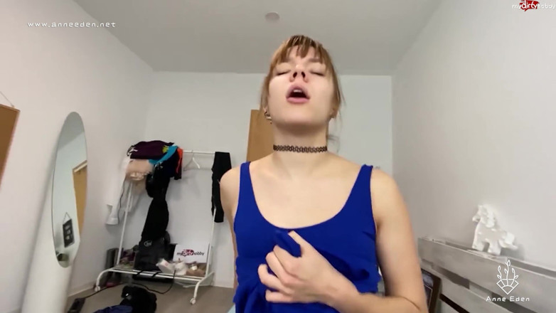 Anne Eden: [질싸] 내 첫 번째 시간 제대로 살포!