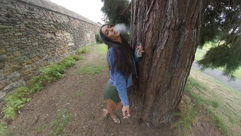 VR smokers HD-2D Videos Only: Kim Model - Mighty Oak