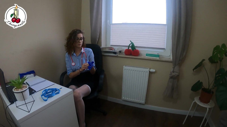 Cherrycandle: Я пошла пожертвовать мою сперму, и медсестра помогла мне