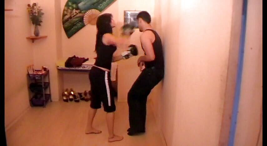 Lea's boxing lesson--Femdom Austria