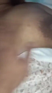 Ibu tiriku kecanduan kontol kecilku