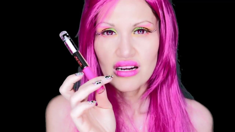 Lady Mesmeratrix Official: Trapped inside my lipstick