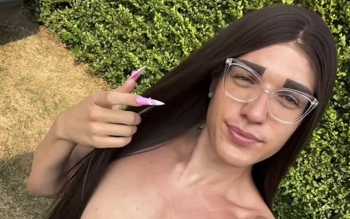 Dreamboy_506: Femboy zabawy na zewnątrz