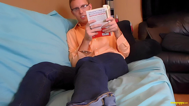 Man Puppy: Gigantische nerd die je probeert te negeren