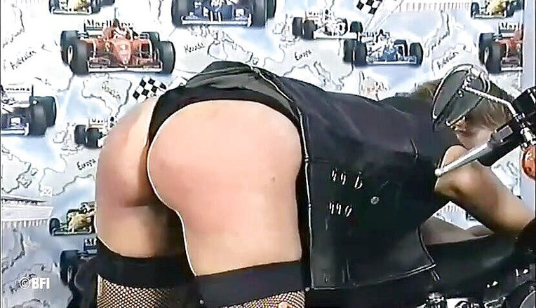 House of lords and mistresses in the spanking zone: 그녀의 보지를 따먹히는 겸둥이 십대