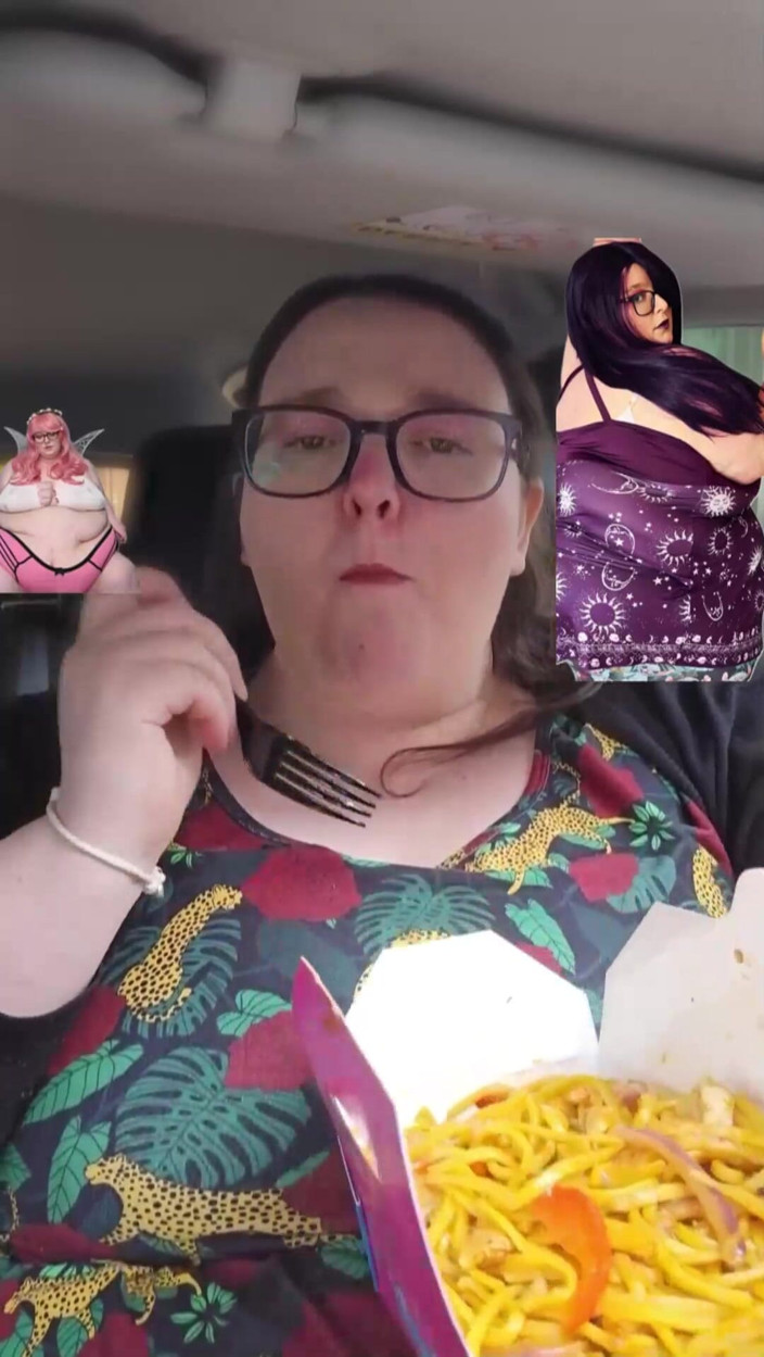 SSBBWLadyBrads: La SSBBW si regala una gustosa sorpresa