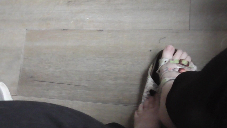 tammara big: スリッパは足に合っていました