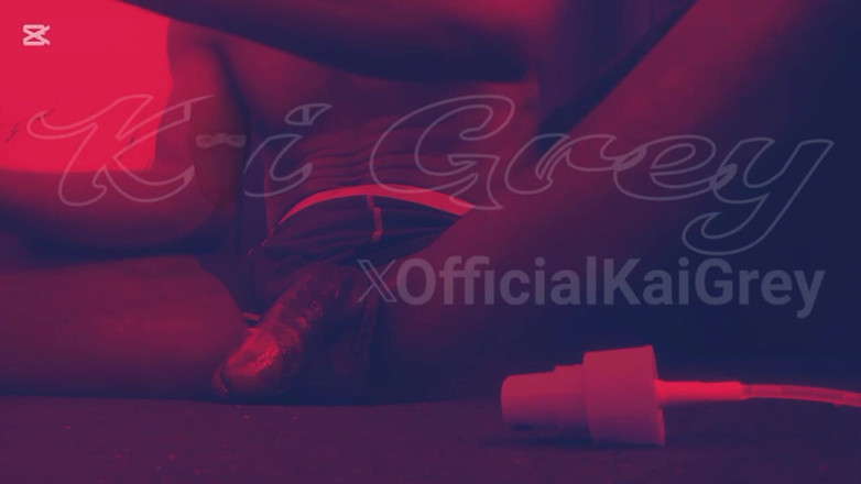 Official Kai Grey: Mornlarına oynuyor ve meme ucu alkışlarının sesleri