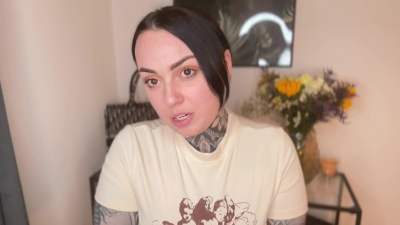 Miss Valentina: Мой покорный бойфренд делает куколдом