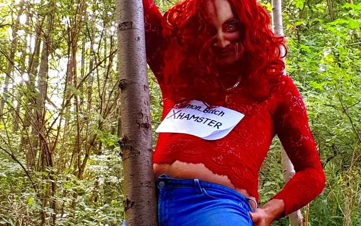 Demon Bitch: Demonische geile teef in het bos 3