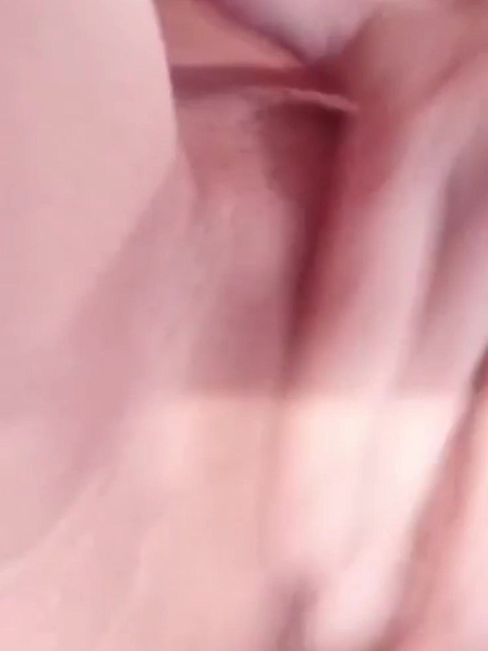 Coupleoffreaks13: Mamá cachonda caliente masturbándose mientras tiene tiempo libre