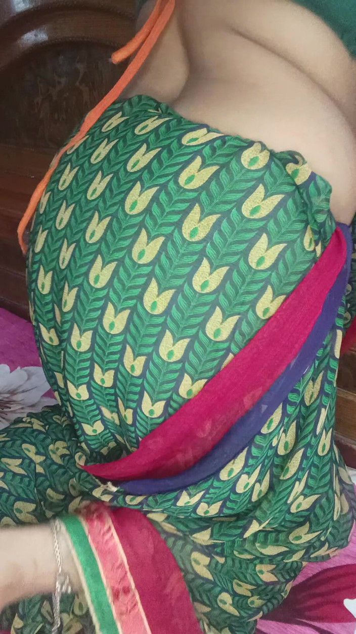 Kavita suman: I Want Big Black Dick. Indian BBW Wife Saree Dance...