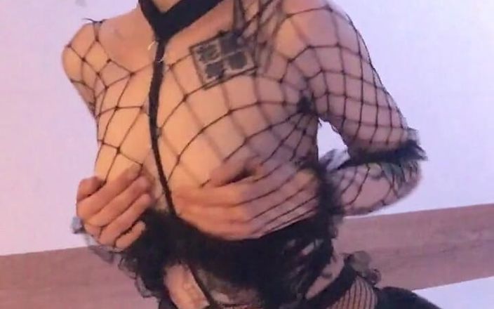 Soft Vulgar: Teen goth dễ thương trong lưới cá 2