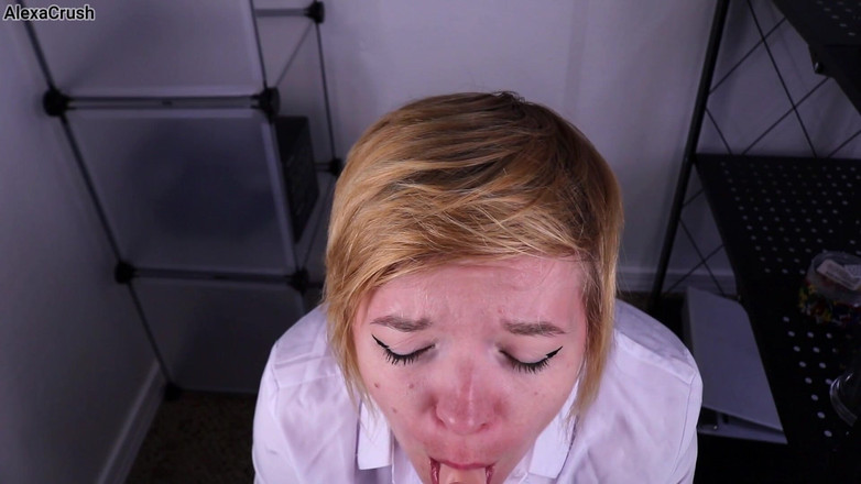 AlexaCrush: Chycen ve skladové pov kouření