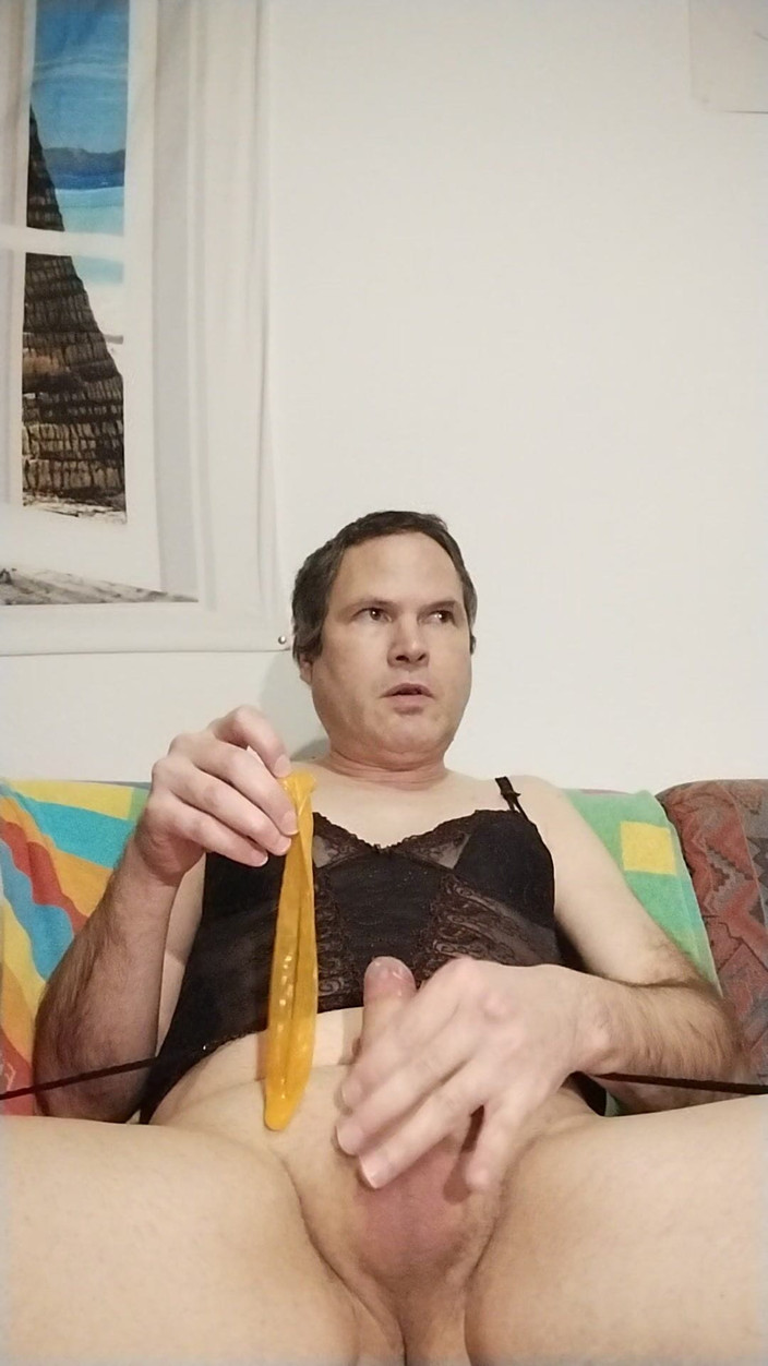 Showmaster: Cum ke-2 kalinya ke dalam kondom