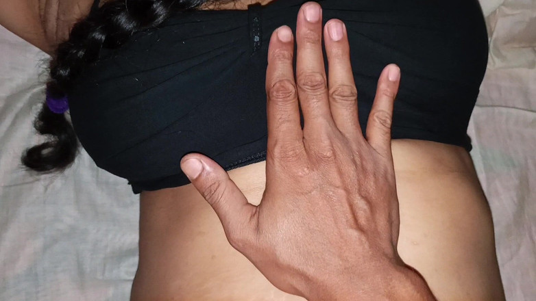 Hot Sudipa: Une bhabhi bengalaise magnifique et excitée m’a appelé la nuit 1...