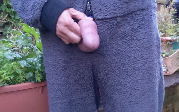Rockardglans: Великий член, сперма на відкритому повітрі, тече onesie wank для сусідів - рокард тато
