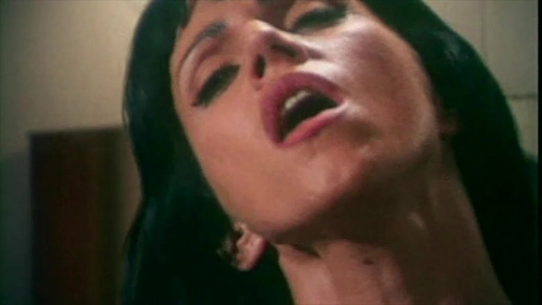 Inthe MILF room: Valentine Demy Hot Red Underkläder och en fin hård kuk...