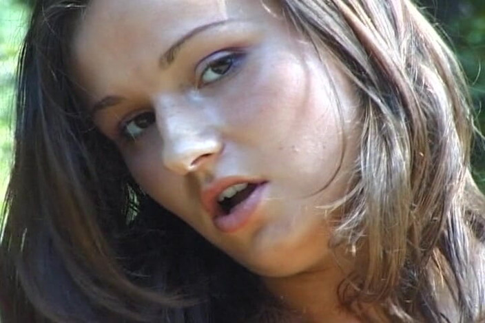 Porno kino: Outdoor Session with Teasing German Babe in the Park