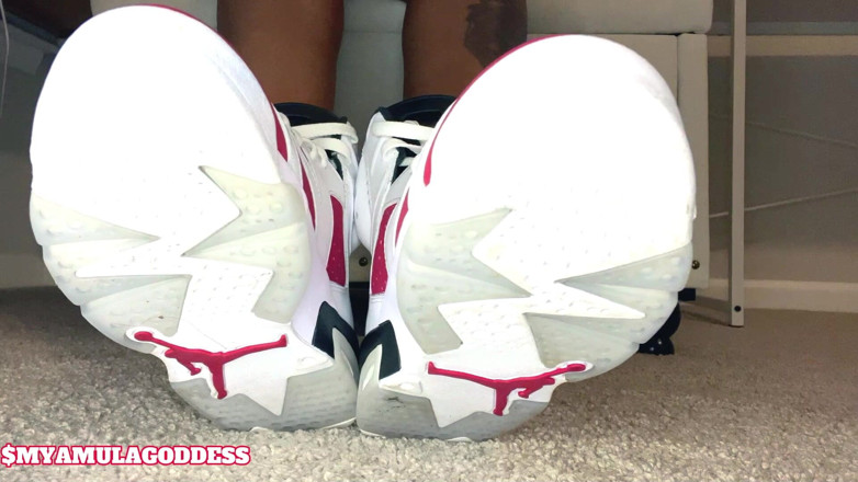 Mya Mula Goddess: Sneaker Bitch