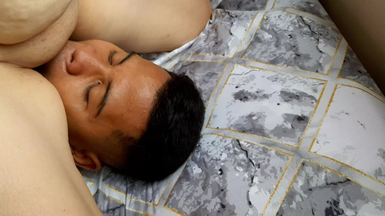 Miller Family: MILF Caliente Pone Su Coño En Mi Cara