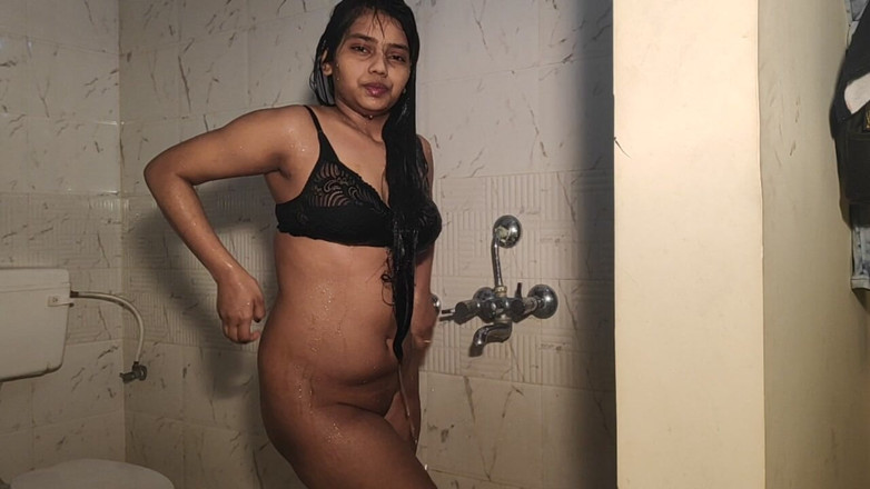 Alia Advani: Sexy indická dívka Alia Advani Mokrá sprcha Škádlení