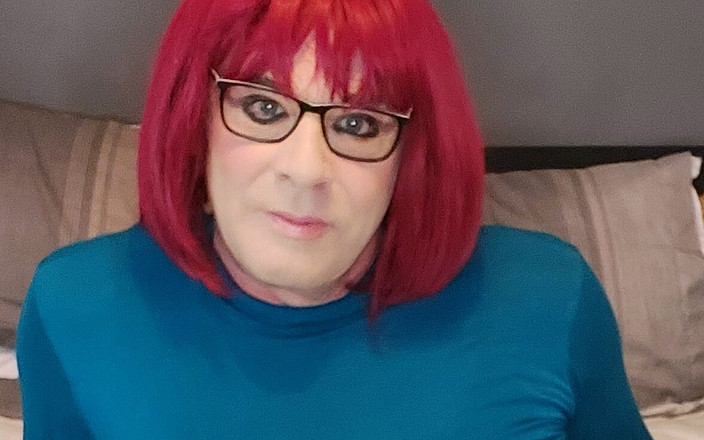 Juniperberi29: 变装者假阳具乐趣和精液味道