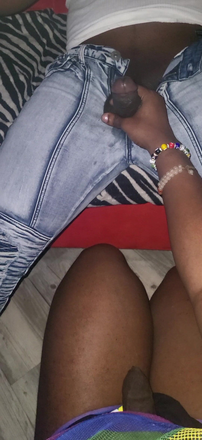 Wondahead21: Jilat, ngentot, dan cium kontol - cuma untuk penggemar wondahead21