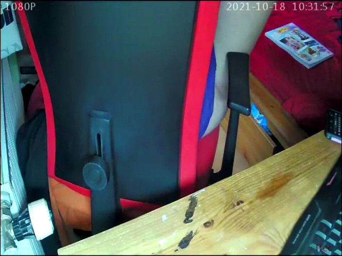 KittieNoOne: Masturbacja na tajnej kamerze