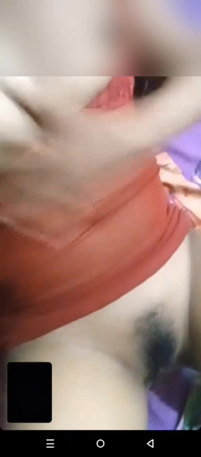 Astriana88: Mamă singură indoneziană