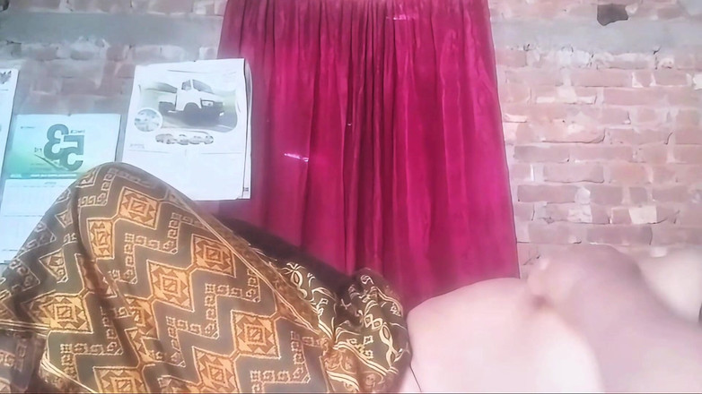 nadiya2026: Sono molto solo, qualcuno viene a scoparmi sex desi video...