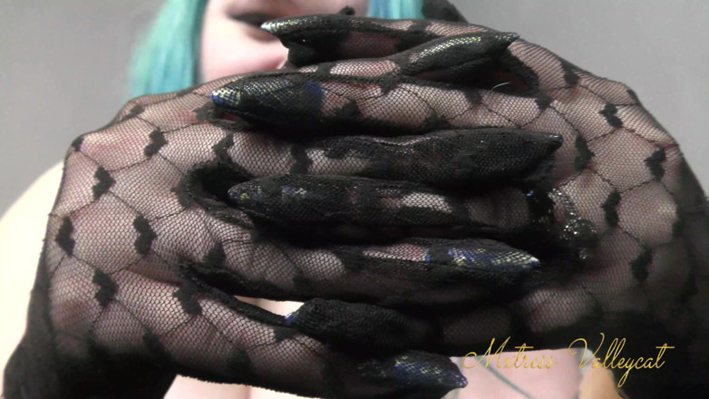 Mxtress Valleycat: Gothic glove worship